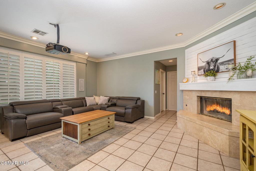 1014 Borden Avenue Property Photo 16
