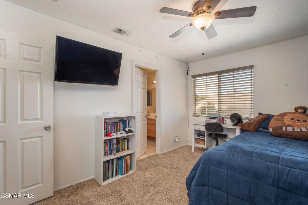 1014 Borden Avenue Property Photo 20