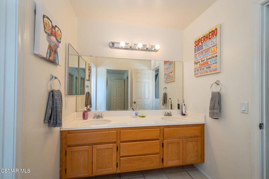 1014 Borden Avenue Property Photo 21