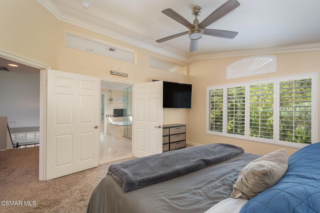 1014 Borden Avenue Property Photo 24