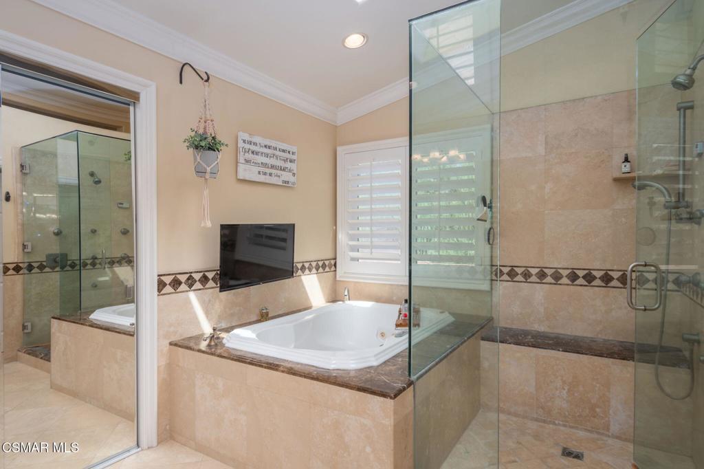 1014 Borden Avenue Property Photo 26