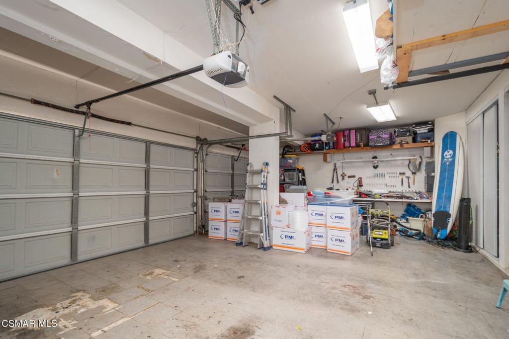 1014 Borden Avenue Property Photo 28