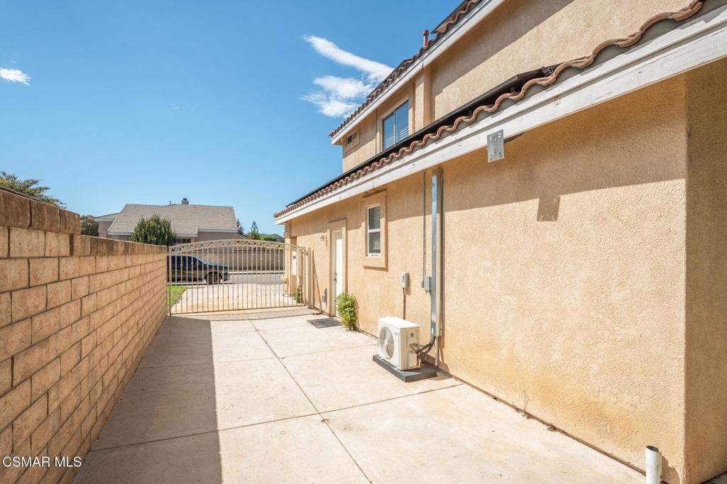 1014 Borden Avenue Property Photo 32