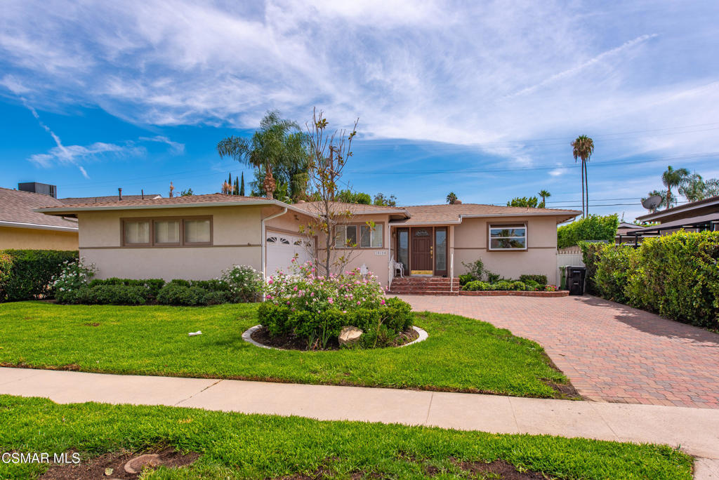 19154 Sylvan Street Property Photo