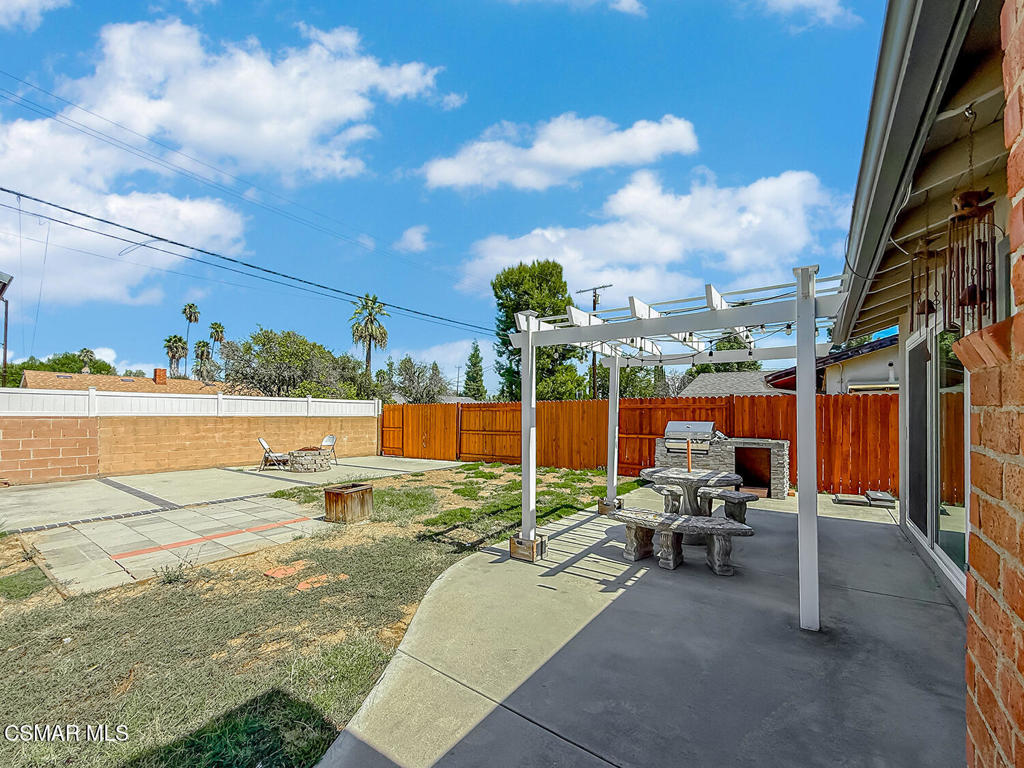 22847 W Enadia Way Property Photo 33