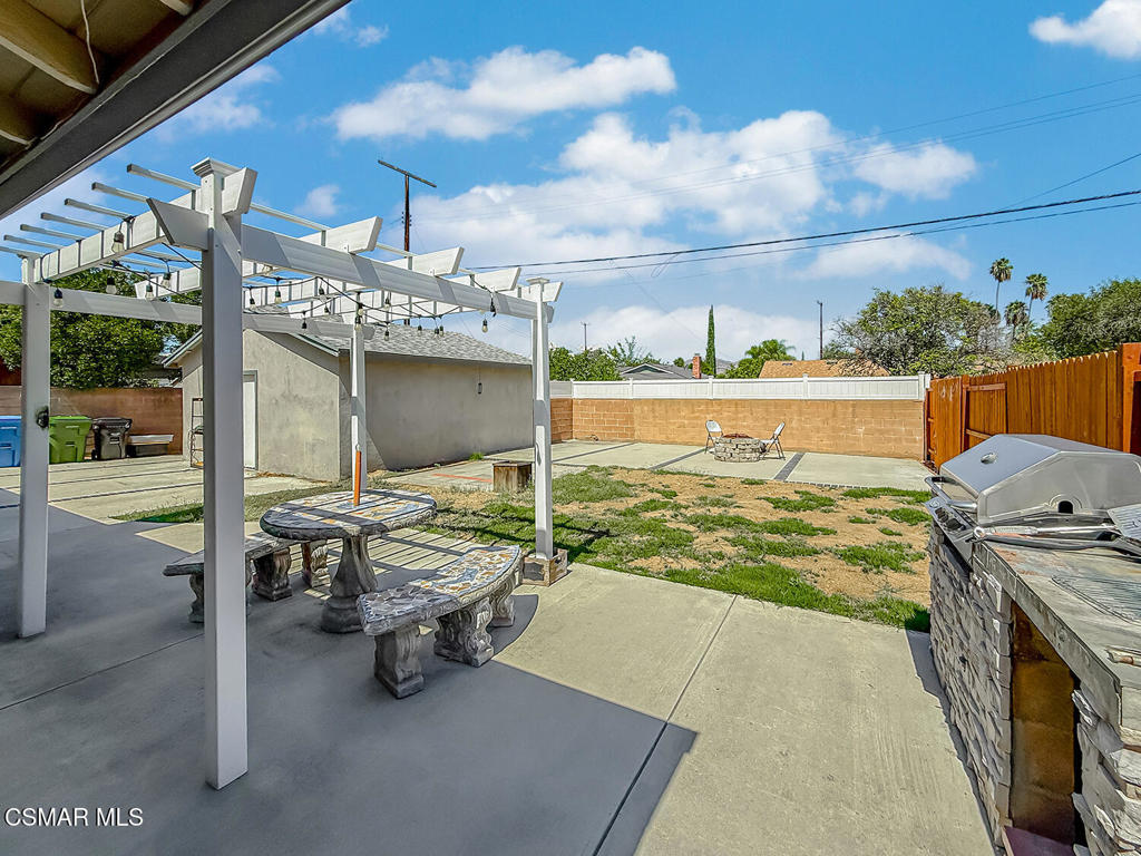 22847 W Enadia Way Property Photo 34