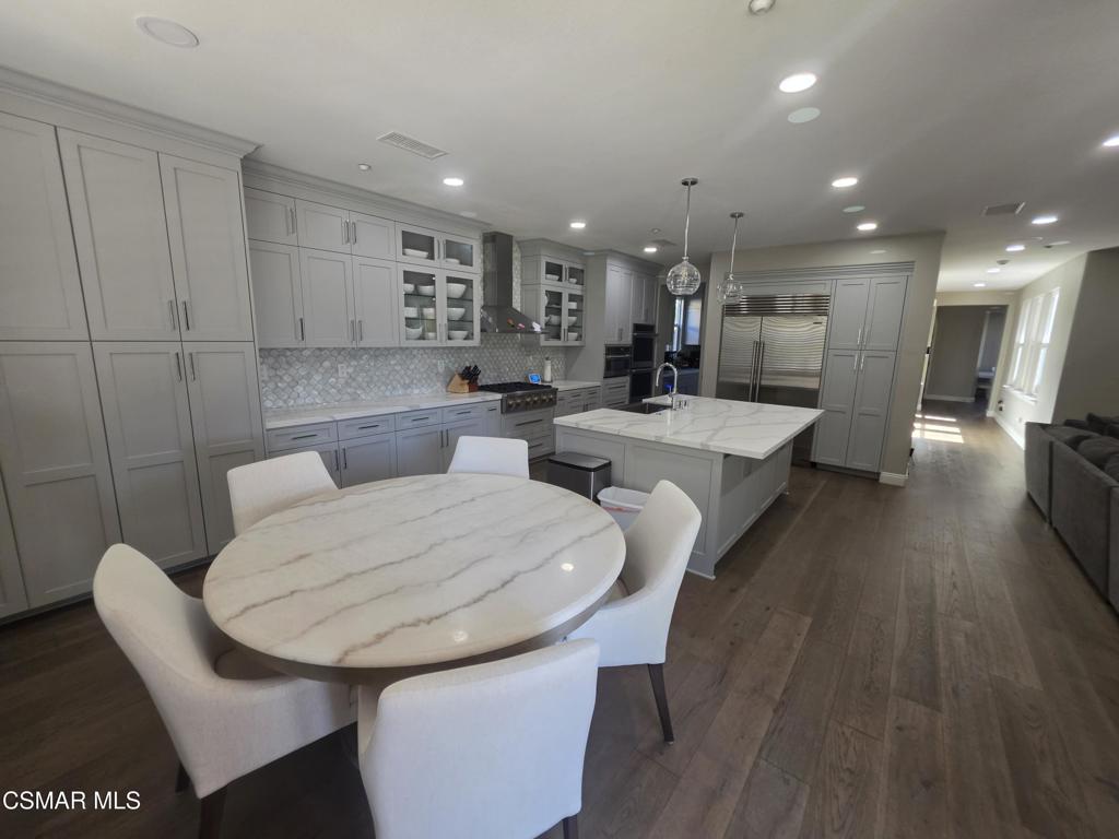 6891 Breezy Glen Drive Property Photo 6