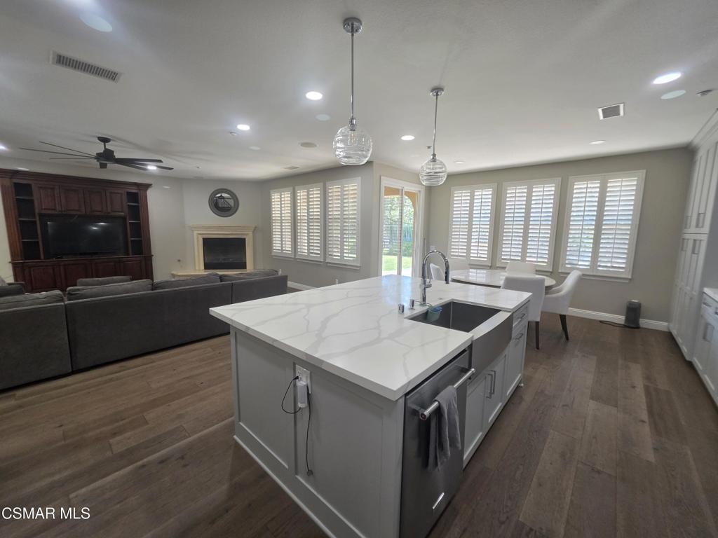 6891 Breezy Glen Drive Property Photo 10