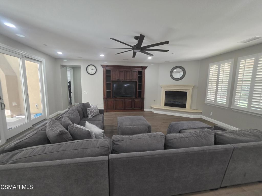 6891 Breezy Glen Drive Property Photo 12