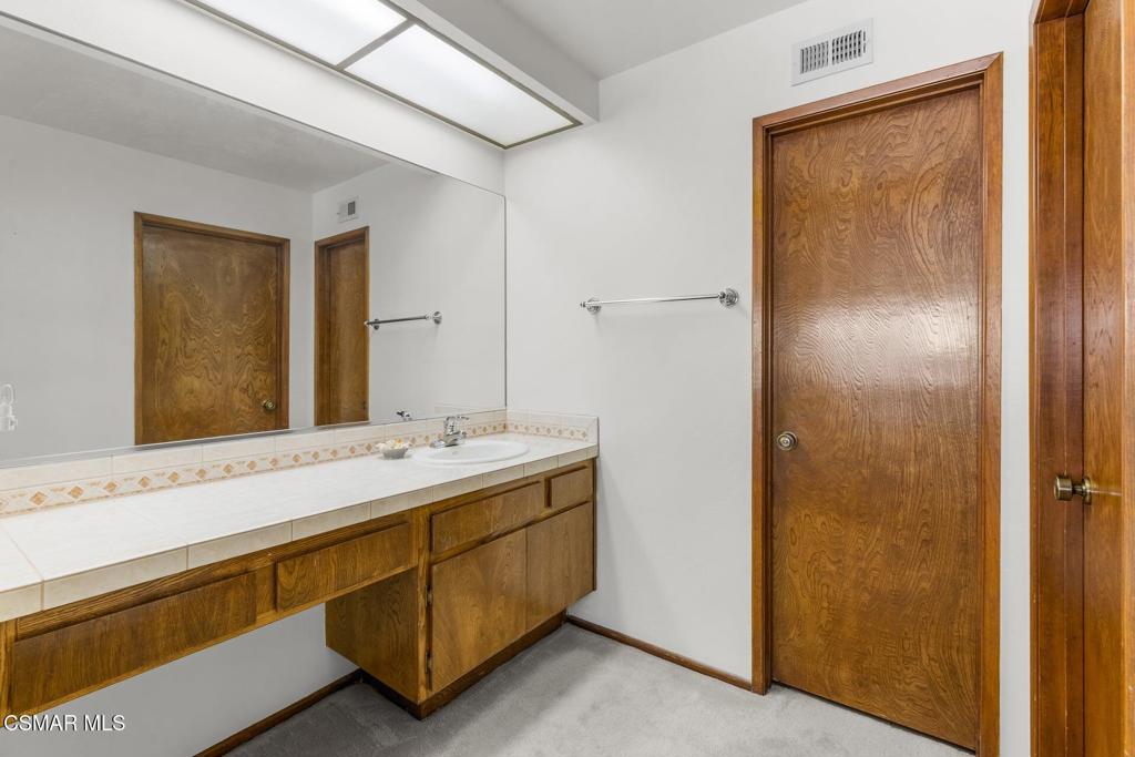 2162 Yosemite Avenue Property Photo 36