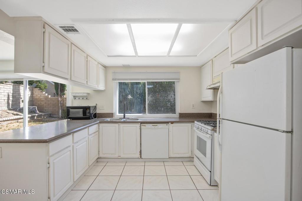28636 Lapine Avenue Property Photo 21