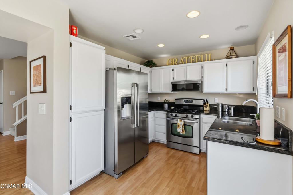 1160 Knottingham Street Property Photo 3