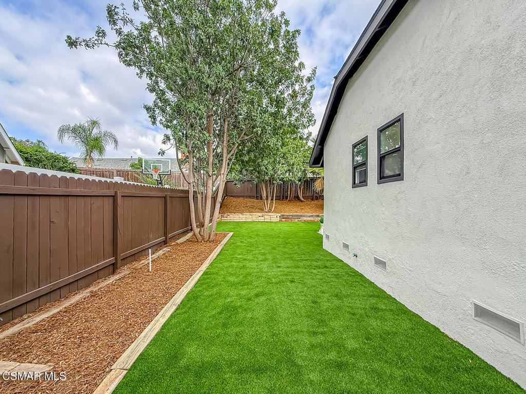 968 Tapies Court Property Photo 33