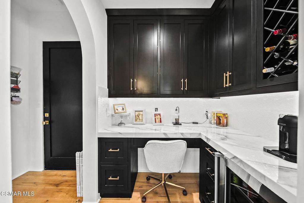 5099 Barnard Street Property Photo 18