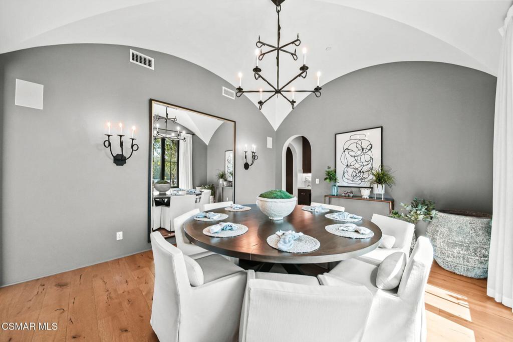 5099 Barnard Street Property Photo 19