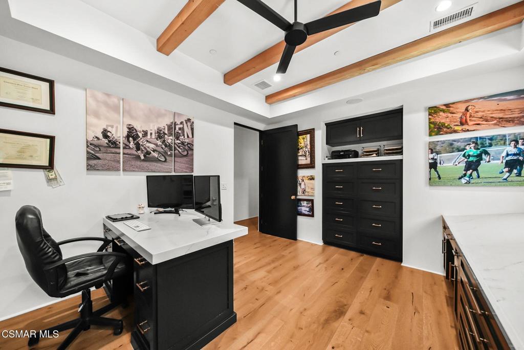 5099 Barnard Street Property Photo 32
