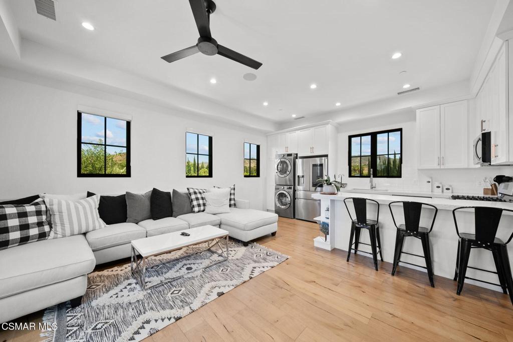 5099 Barnard Street Property Photo 41