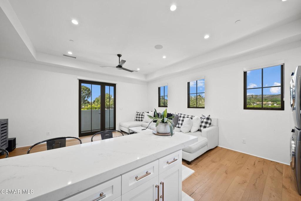 5099 Barnard Street Property Photo 42