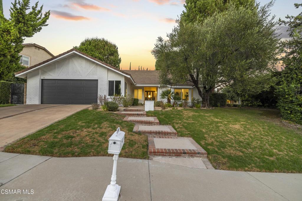 5834 Woodglen Drive Property Photo 2