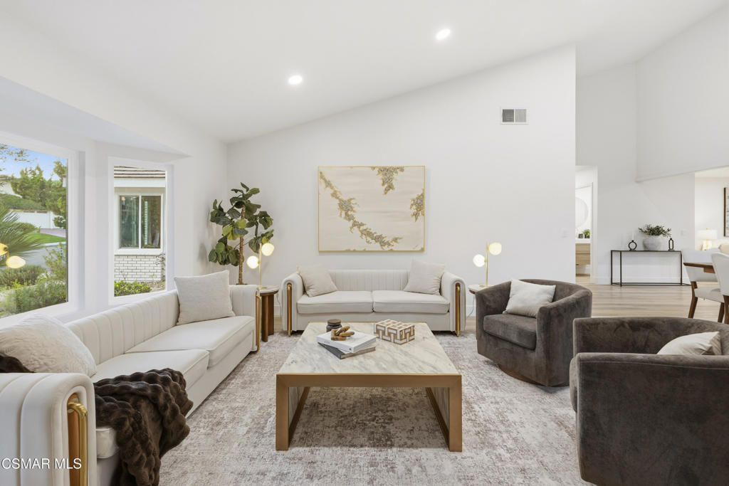 5834 Woodglen Drive Property Photo 10