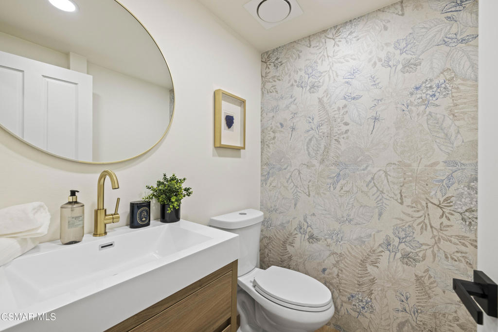 5834 Woodglen Drive Property Photo 12