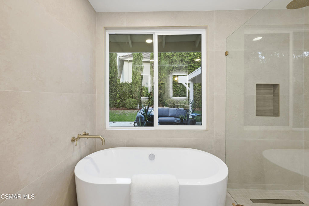 5834 Woodglen Drive Property Photo 33