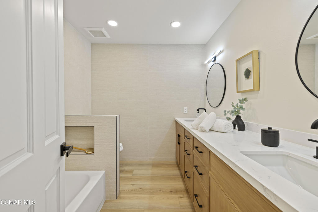 5834 Woodglen Drive Property Photo 39