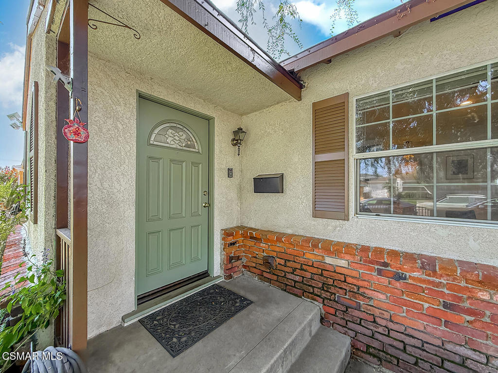 2035 N Evergreen Street Property Photo 5