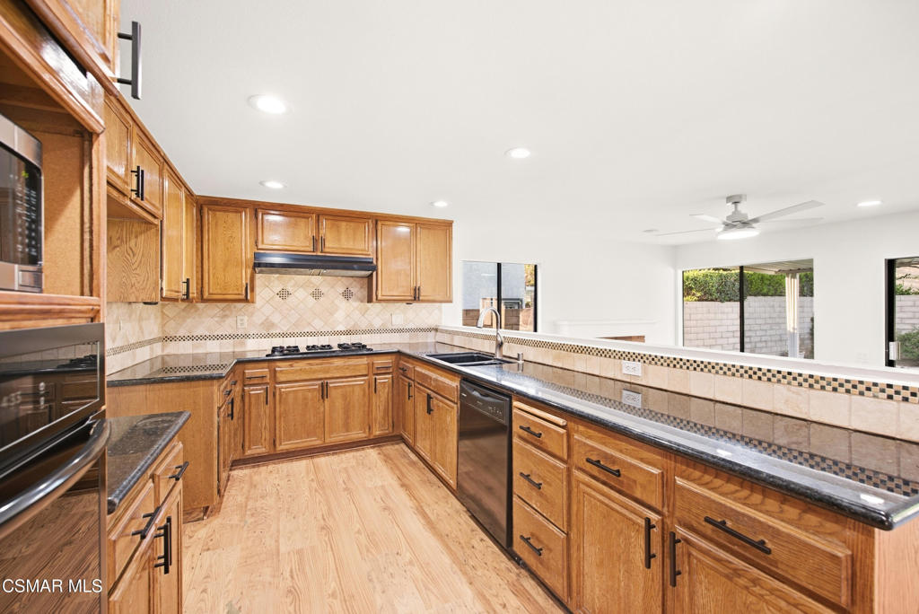 12675 Hillside Drive Property Photo 11