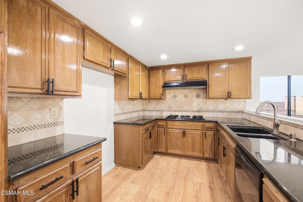 12675 Hillside Drive Property Photo 12