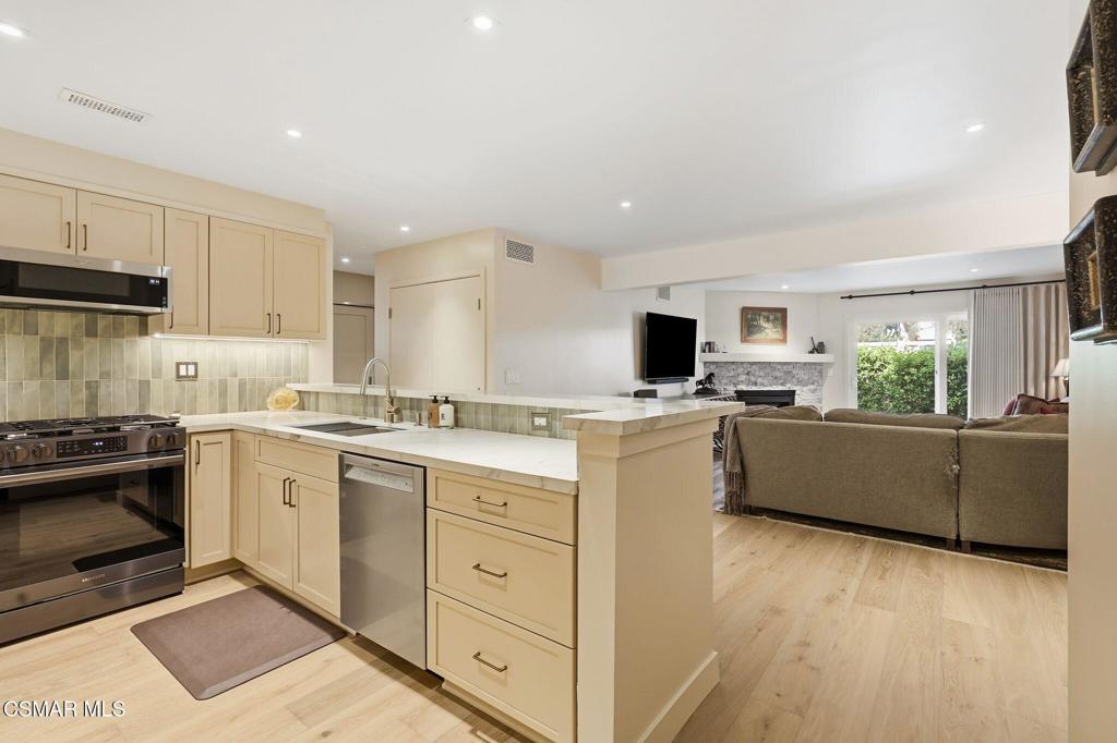 571 Artisan Road Property Photo 11