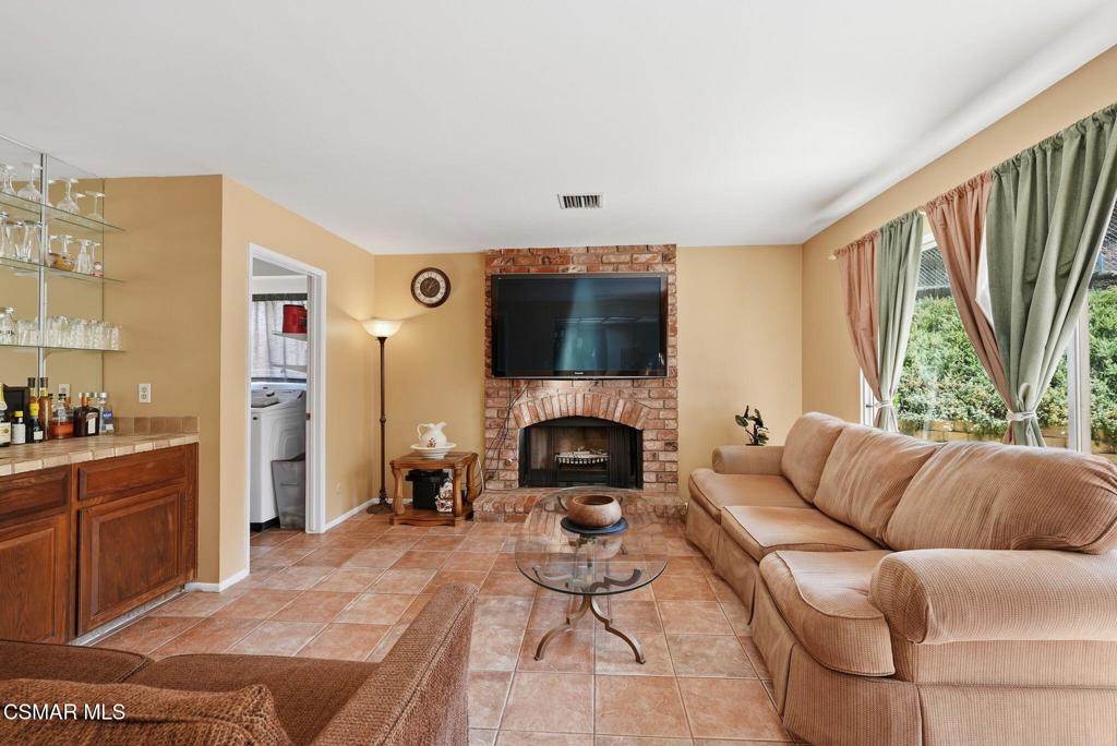 4915 Vejar Drive Property Photo 23