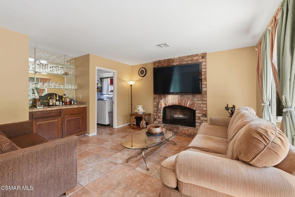 4915 Vejar Drive Property Photo 24