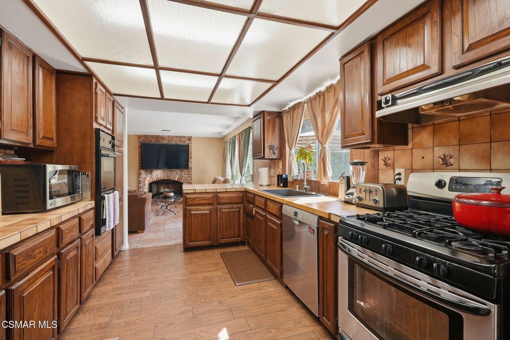 4915 Vejar Drive Property Photo 27