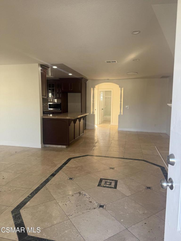 621 E Street 3 Property Photo 2