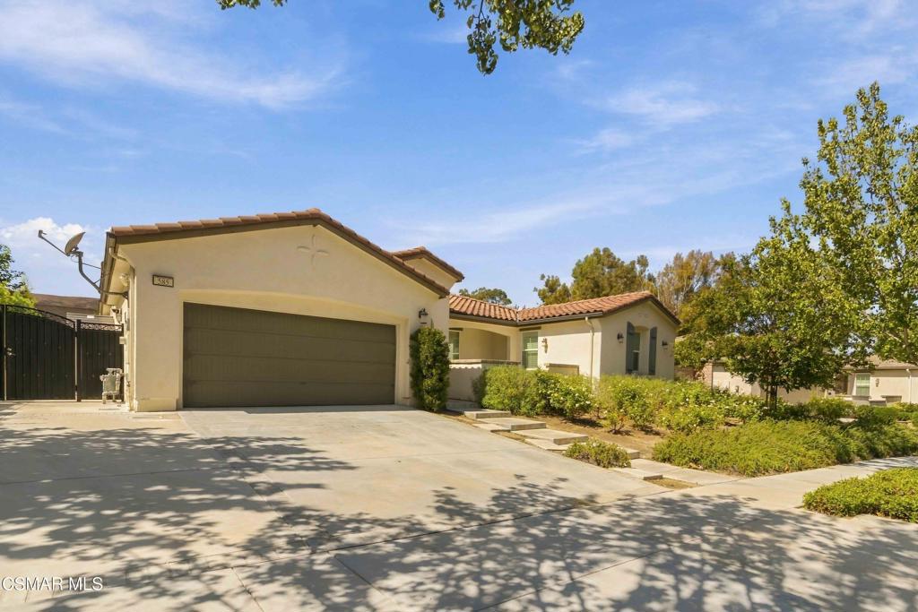 585 Comet Avenue Property Photo 4
