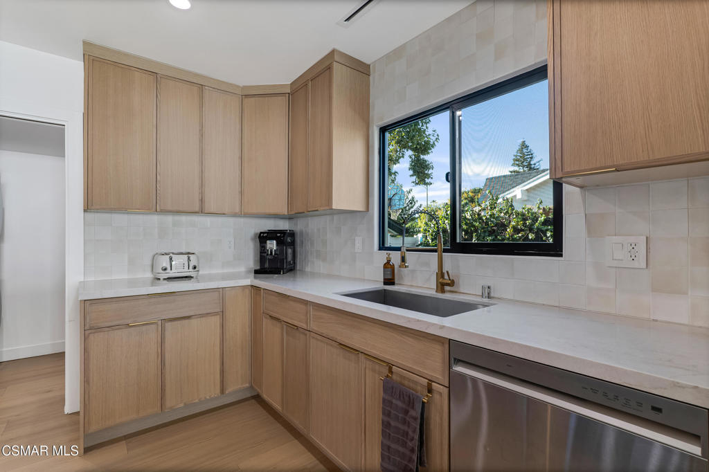 5722 Le Sage Avenue Property Photo 13