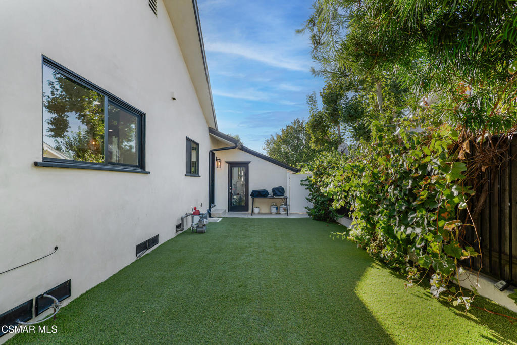 5722 Le Sage Avenue Property Photo 34