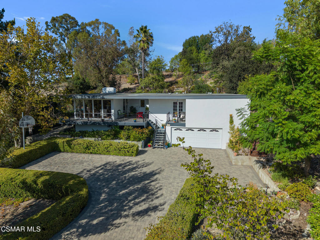 1082 La Cresta Drive Property Photo 1