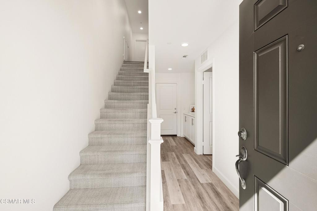 391 Townsite Promenade Property Photo 2