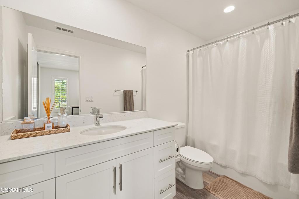 391 Townsite Promenade Property Photo 4