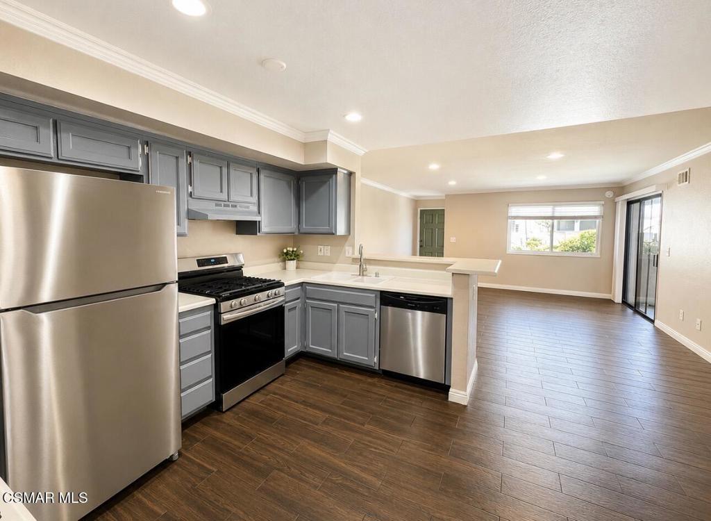 151 Majestic Court 602 Property Photo 3