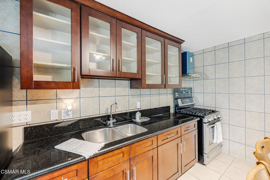 6434 Ponce Avenue Property Photo 15