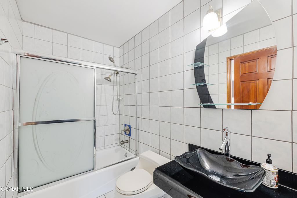 6434 Ponce Avenue Property Photo 26