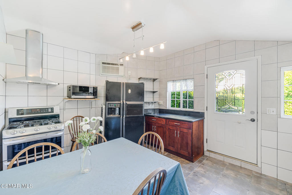 6434 Ponce Avenue Property Photo 40