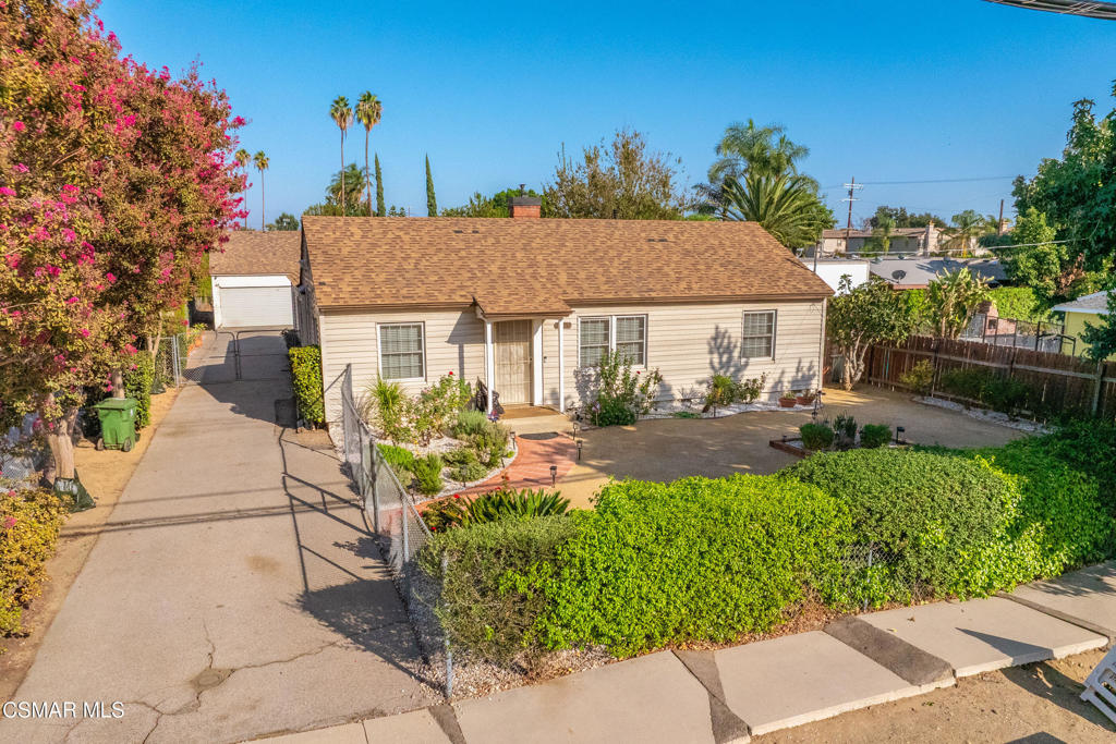 9520 Lemona Avenue Property Photo 1