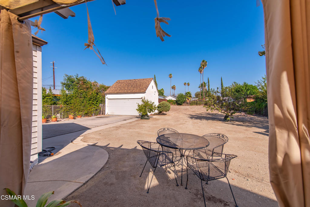 9520 Lemona Avenue Property Photo 30