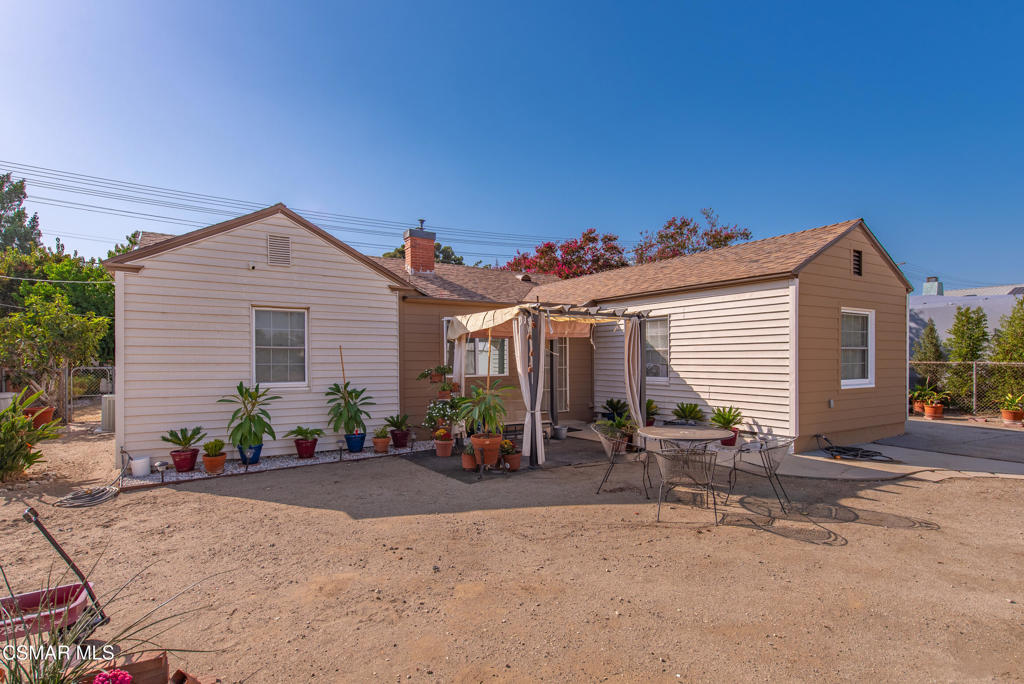 9520 Lemona Avenue Property Photo 32