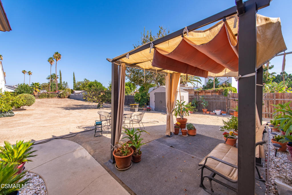 9520 Lemona Avenue Property Photo 34