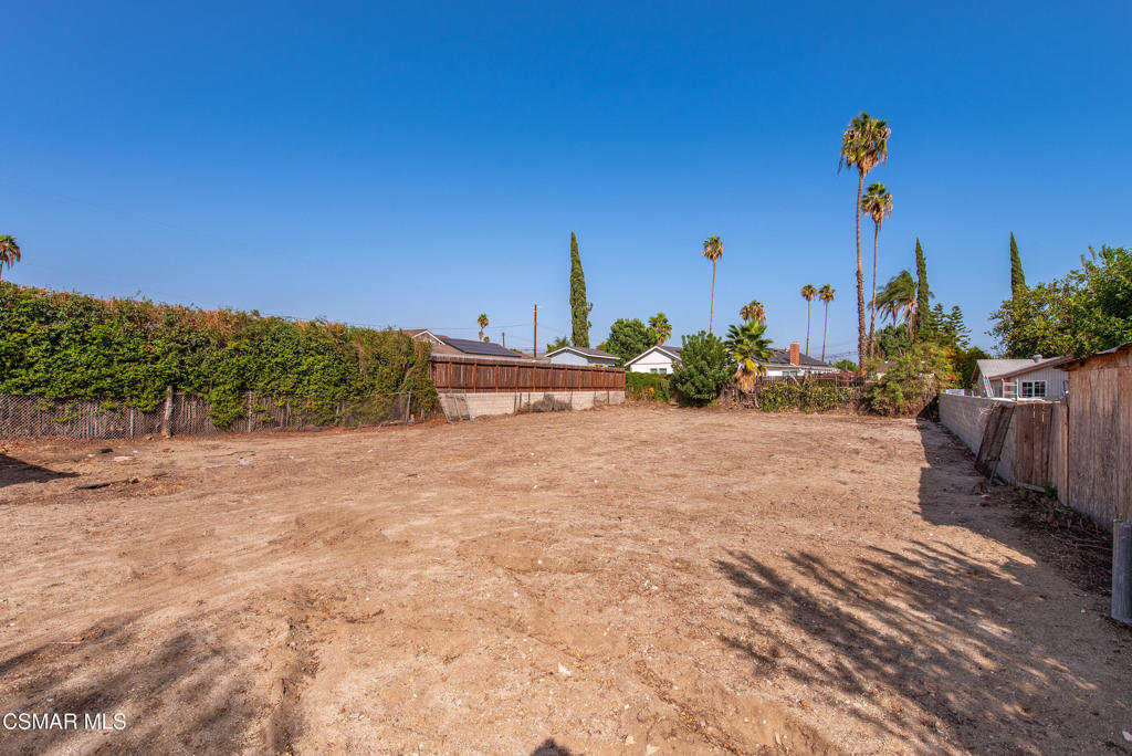 9520 Lemona Avenue Property Photo 35